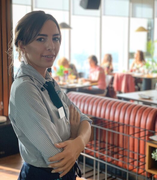 Hostess pentru restaurantul Nor